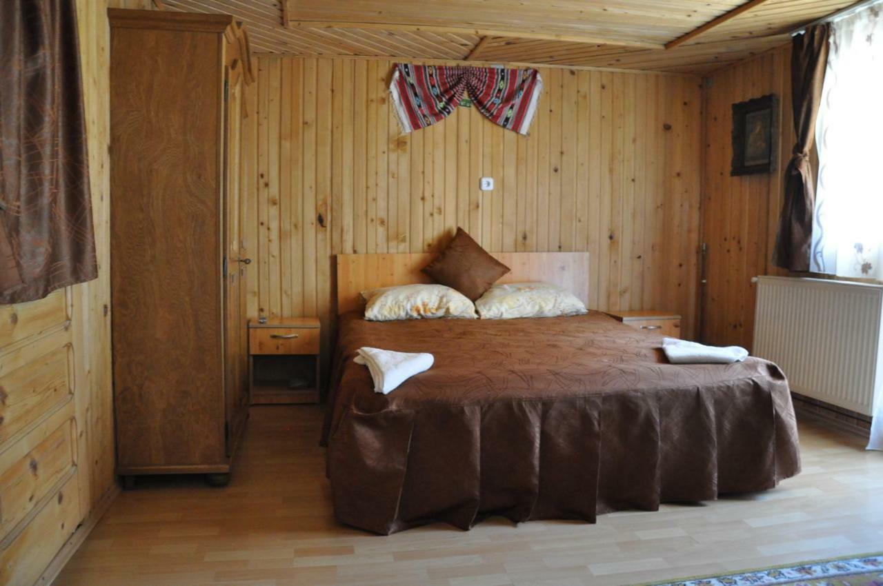 Отель Casuta De Langa Padure Моечиу-де-Сус Экстерьер фото