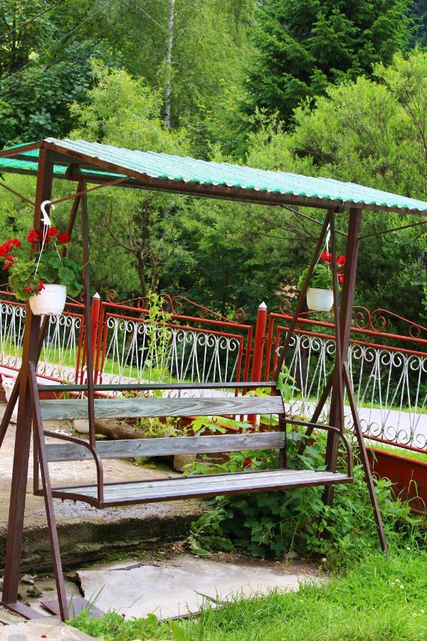 Отель Casuta De Langa Padure Моечиу-де-Сус Экстерьер фото